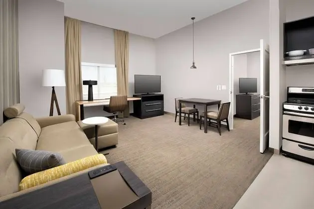 Süit, 1 Yatak Odası (Mobility Accessible, Tub)