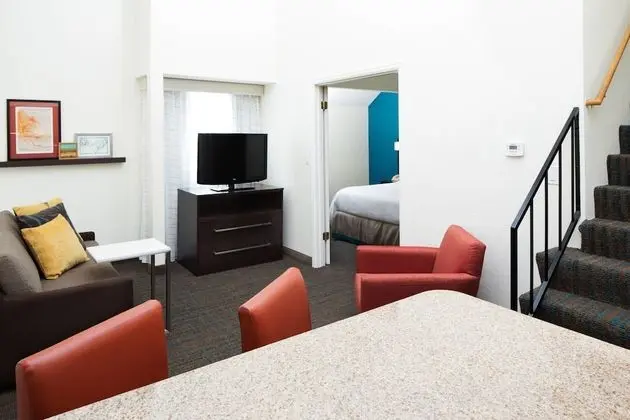Çatı Katı (Loft), 2 Yatak Odası (Bi-Level)