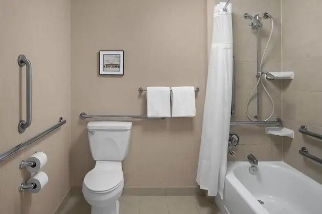 Süit, 1 Yatak Odası (Mobility/Hearing Accessible, Tub)