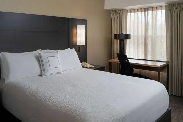 Süit, Birden Çok Yatak, Engellilere Uygun (Two Bedroom 2 Queens-Roll in Shower)