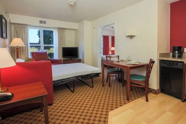 Süit, 1 Yatak Odası, Şehir Manzaralı (Mobility/Hearing Accessible, Tub)