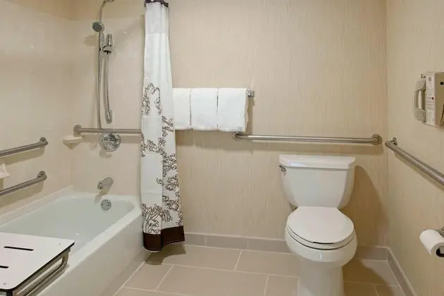 Süit, 1 Yatak Odası (Mobility/Hearing Accessible, Tub)