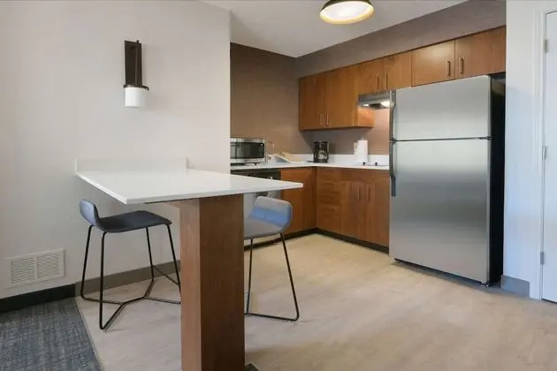 Süit, 1 Büyük (Queen) Boy Yatak ve Çekyat, Engellilere Uygun (Hearing One Bedroom)
