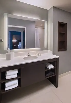 Süit, 1 Yatak Odası (Mobility Accessible, Tub)