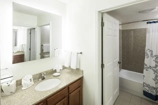 Süit, 1 Yatak Odası (Mobility/Hearing Accessible, Tub)