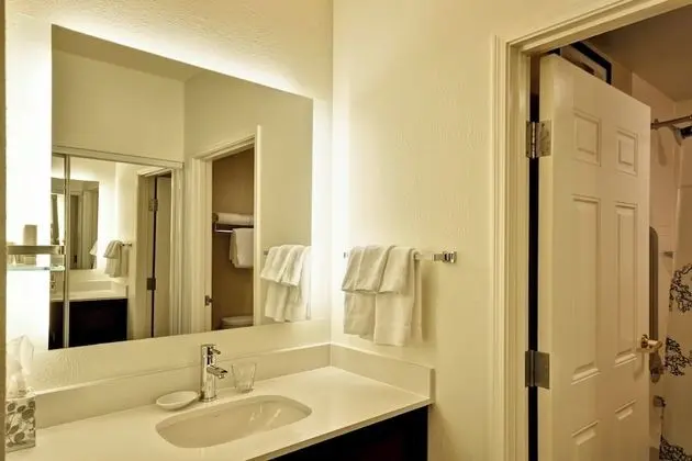 Süit, 1 Yatak Odası (Mobility Accessible, Tub)