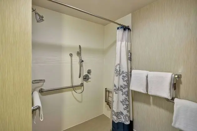 Süit, 2 Yatak Odası (Mobility Accessible, Roll-In Shower)