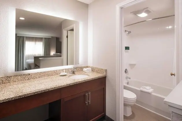 Çatı Katı (Loft), 1 Yatak Odası (Hearing Accessible)