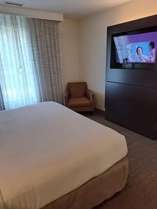 Süit, 2 Yatak Odası (Mobility/Hearing Access, Roll-In Shwr)
