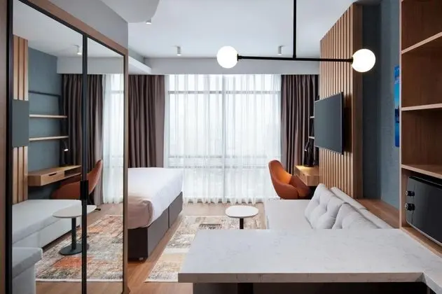 Studio Custom Oda Deniz Manzarali