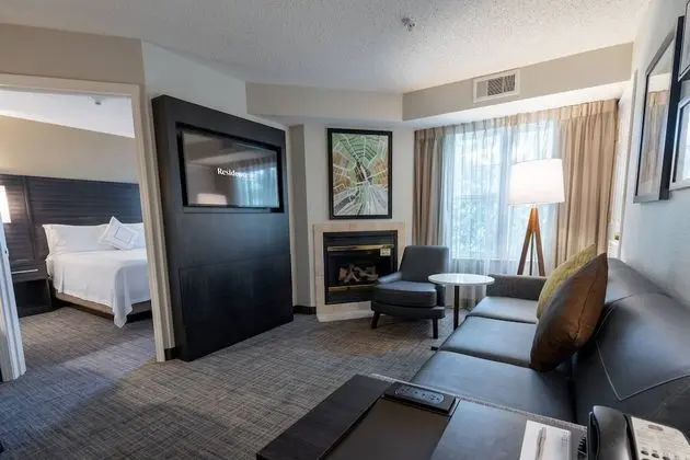 Süit, 1 Çift Kişilik Yatak (Mobility/Hearing Access, Roll-In Shwr)