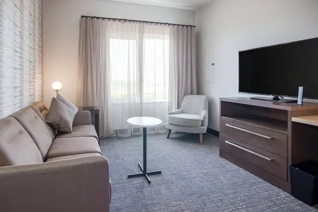 Süit, 2 Yatak Odası, Sigara İçilmez (Room 1: King; Room 2: Queen and Sofa)