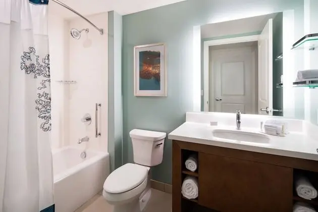 Süit, 1 Yatak Odası (Mobility Accessible, Tub)