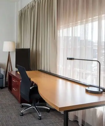 Süit, Birden Çok Yatak (One Bedroom)