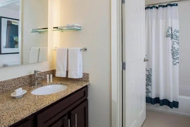 Süit, 1 Yatak Odası (Mobility/Hearing Accessible, Tub)