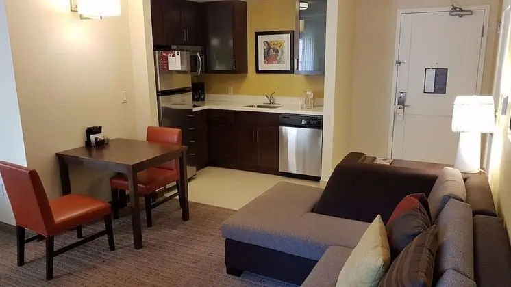Stüdyo, 1 En Büyük (King) Boy Yatak ve Çekyat, Şehir Manzaralı