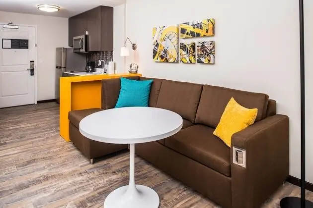 Stüdyo, 1 En Büyük (King) Boy Yatak ve Çekyat (Mobility Accessible, Roll-In Shower)