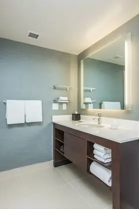 Stüdyo, 1 En Büyük (King) Boy Yatak ve Çekyat (Mobility/Hearing Accessible, Tub)