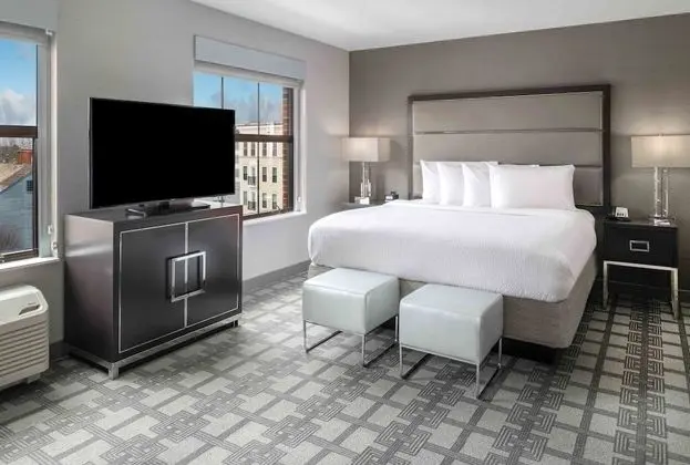 Stüdyo, 1 En Büyük (King) Boy Yatak ve Çekyat (Hearing Accessible)