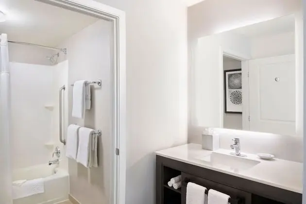 Stüdyo, 1 En Büyük (King) Boy Yatak ve Çekyat (Mobility/Hearing Accessible, Tub)