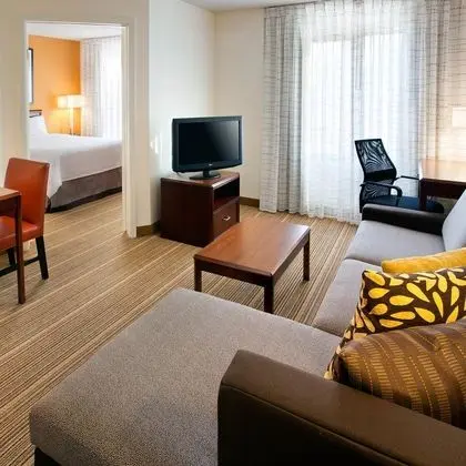 Süit, 1 Büyük (Queen) Boy Yatak ve Çekyat, Engellilere Uygun (Mobility Tub One Bedroom)
