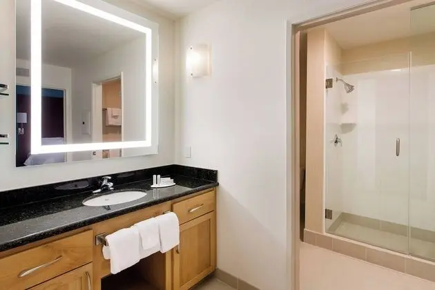 Süit, 1 Yatak Odası (Mobility Accessible, Tub)