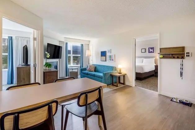 Superior Süit, Birden Çok Yatak, Koy Manzaralı (Mobility Tub Two Bedrooms Bay View)