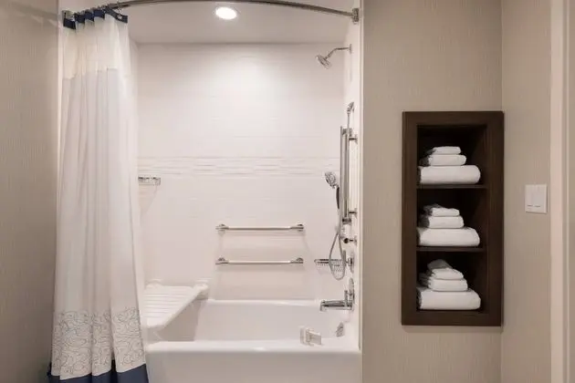Stüdyo, Birden Çok Yatak (Mobility Accessible, Tub)