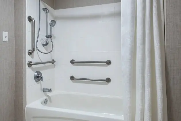 Süit, 1 Yatak Odası (Mobility/Hearing Accessible, Tub)
