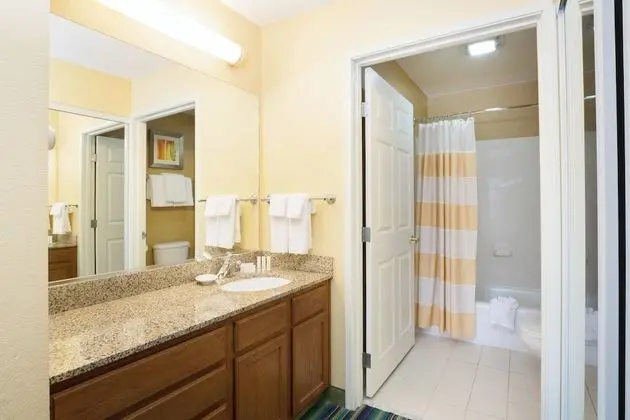 Stüdyo, 1 En Büyük (King) Boy Yatak ve Çekyat (Mobility Accessible, Roll-In Shower)
