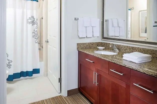Süit, 1 Yatak Odası (Mobility/Hearing Accessible, Tub)