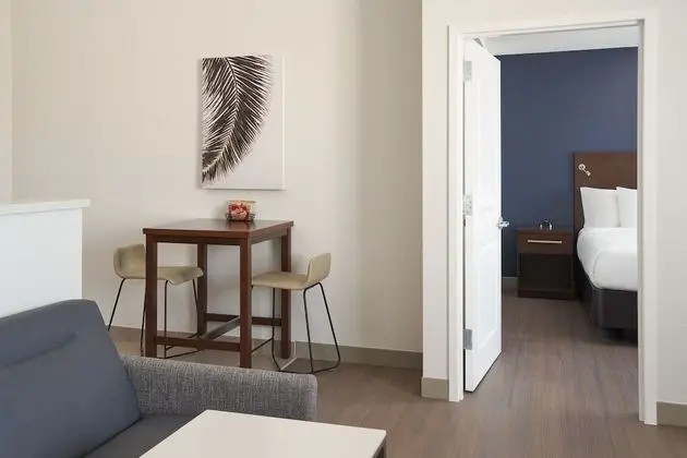 Süit, 2 Yatak Odası (Mobility/Hearing Access, Roll-In Shwr)