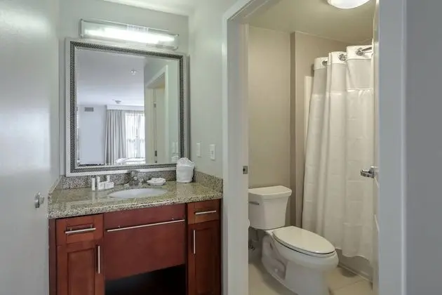 Süit, 1 Yatak Odası (Mobility/Hearing Accessible, Tub)