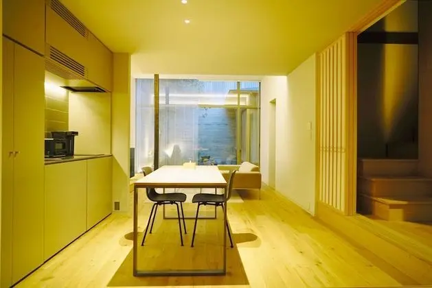 Ev (Private Vacation)