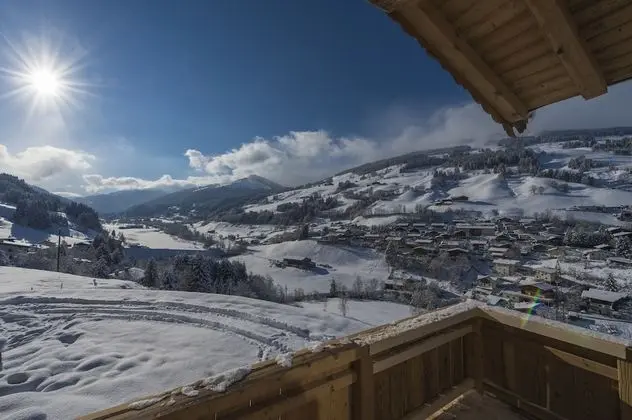 Deluxe Dağ Evi, 5 Yatak Odası, Havuz Kullanımı, Dağ Manzaralı