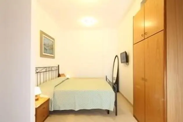 Studio for 3 people