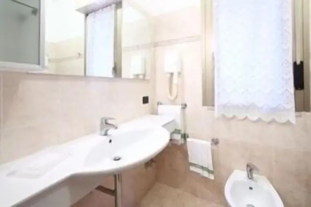Studio for 3 people
