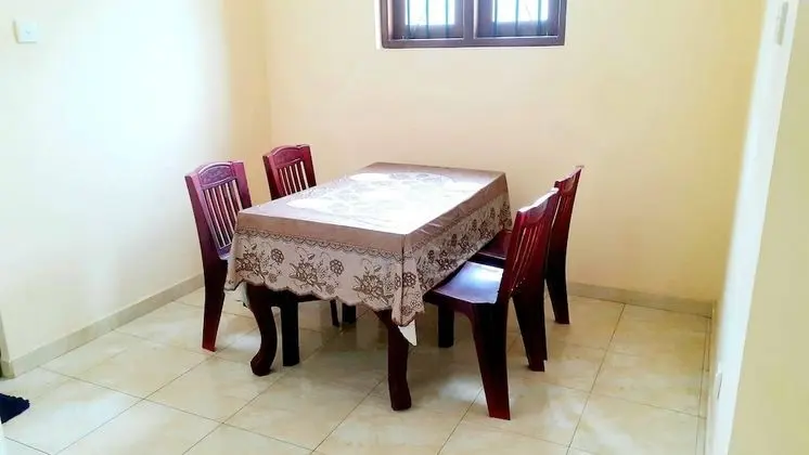 Odada yemek servisi