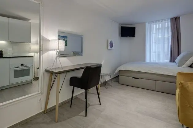 Stüdyo (Boutique Single)