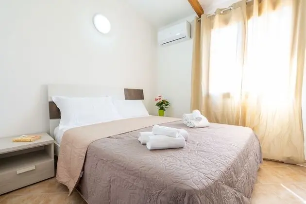 Classic Apart Daire, 2 Yatak Odası, Kişiye Özel Havuzlu, Avlu