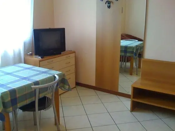 Büyük Yataklı Tek Kişilik Oda