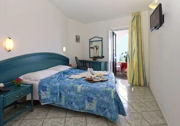 Tek Büyük Yataklı Oda, Balkon, Deniz Manzaralı (Spa access)