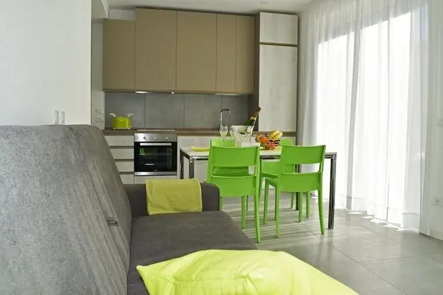 Basic Apart Daire, Havuz Manzaralı (Varenna)