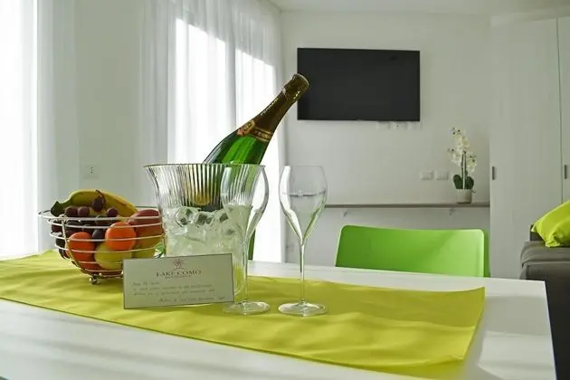 Basic Apart Daire, Havuz Manzaralı (Varenna)