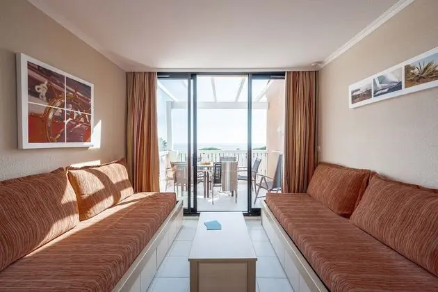 Apartment 6 people - 1 bedroom + 1 sleeping alcove - Terrace or balcony - Seaview - South facing