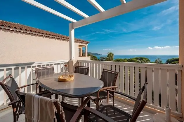 Apartment 6 people - 1 bedroom + 1 sleeping alcove - Terrace or balcony - Seaview - South facing