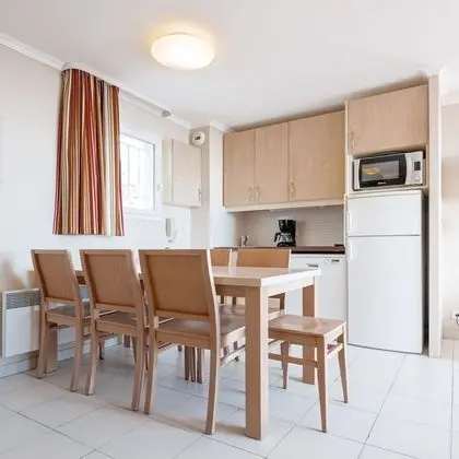 Apartment 6 people - 1 bedroom + 1 sleeping alcove - Terrace or balcony - Seaview - South facing