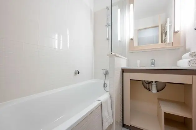 Apartment 6 people - 1 bedroom + 1 sleeping alcove - Terrace or balcony - Seaview - South facing