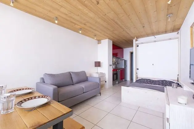 Stüdyo, Banyolu/Duşlu (Le Borsat )