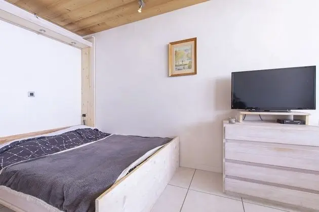 Stüdyo, Banyolu/Duşlu (Le Borsat )